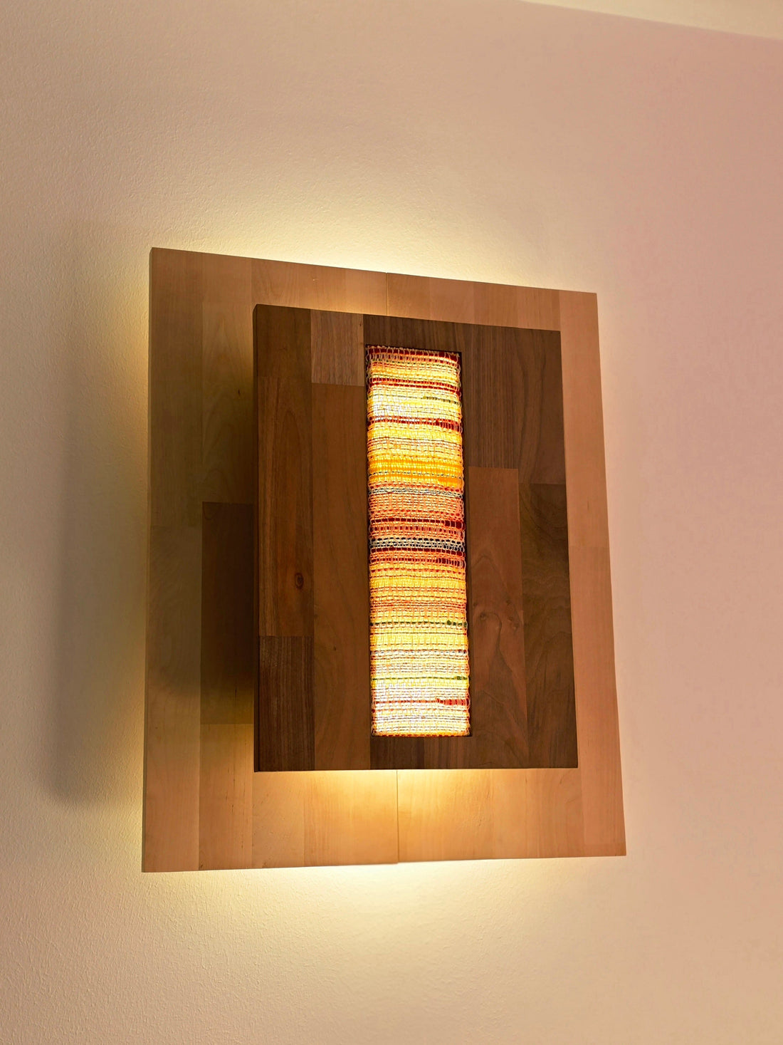 Uphile lampe Aura en bois, design et tissu originaux