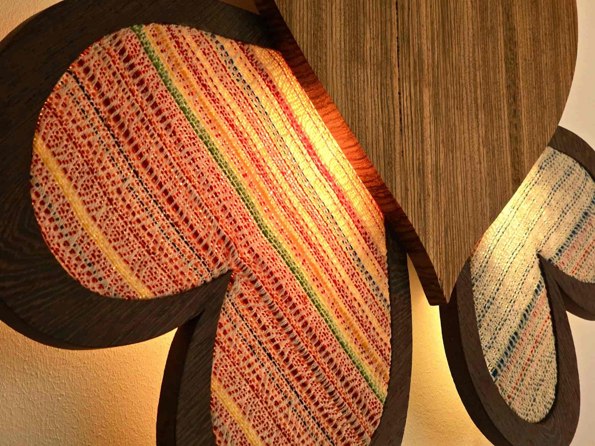Applique bois pétale Uphile détail 